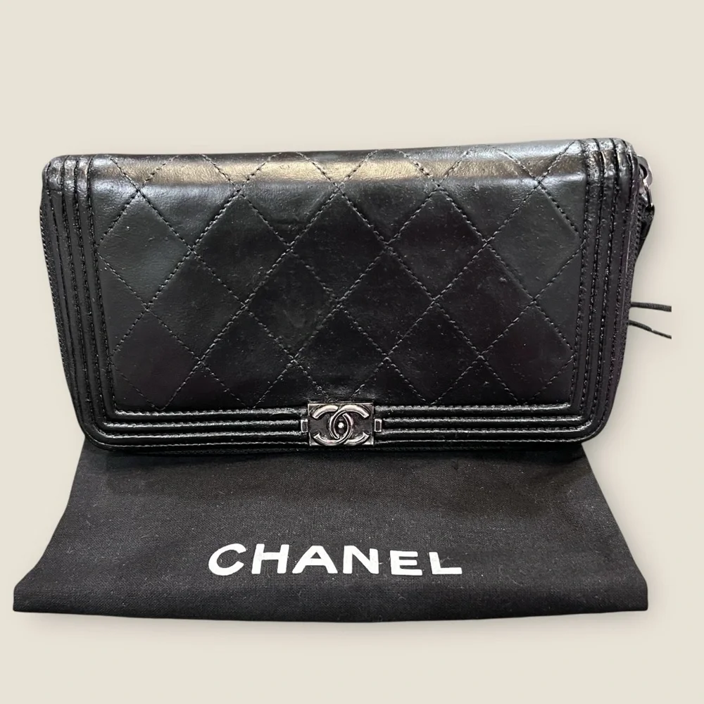 CHANEL Black Boy  Leather Wallet - Picture 10 of 10